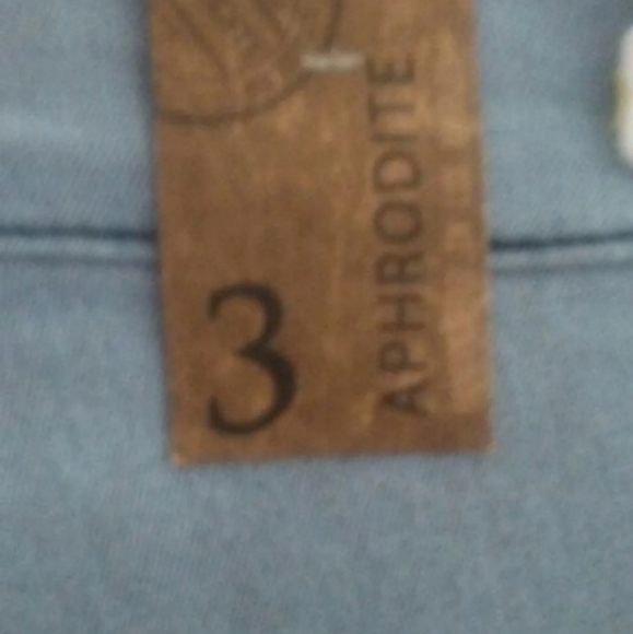 Aphrodite Jeans - Picture 4 of 8